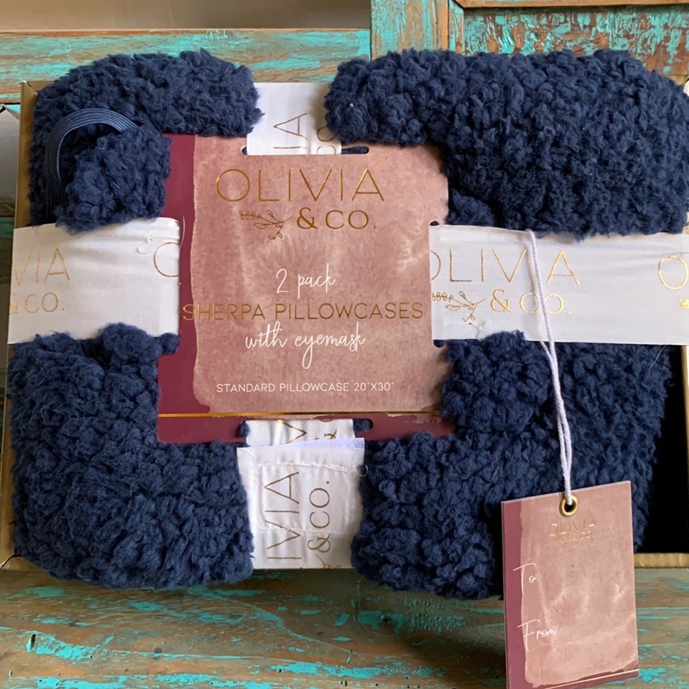 New Soft Blue Sherpa Standard 2 Pillowcases Set With Eye Mask